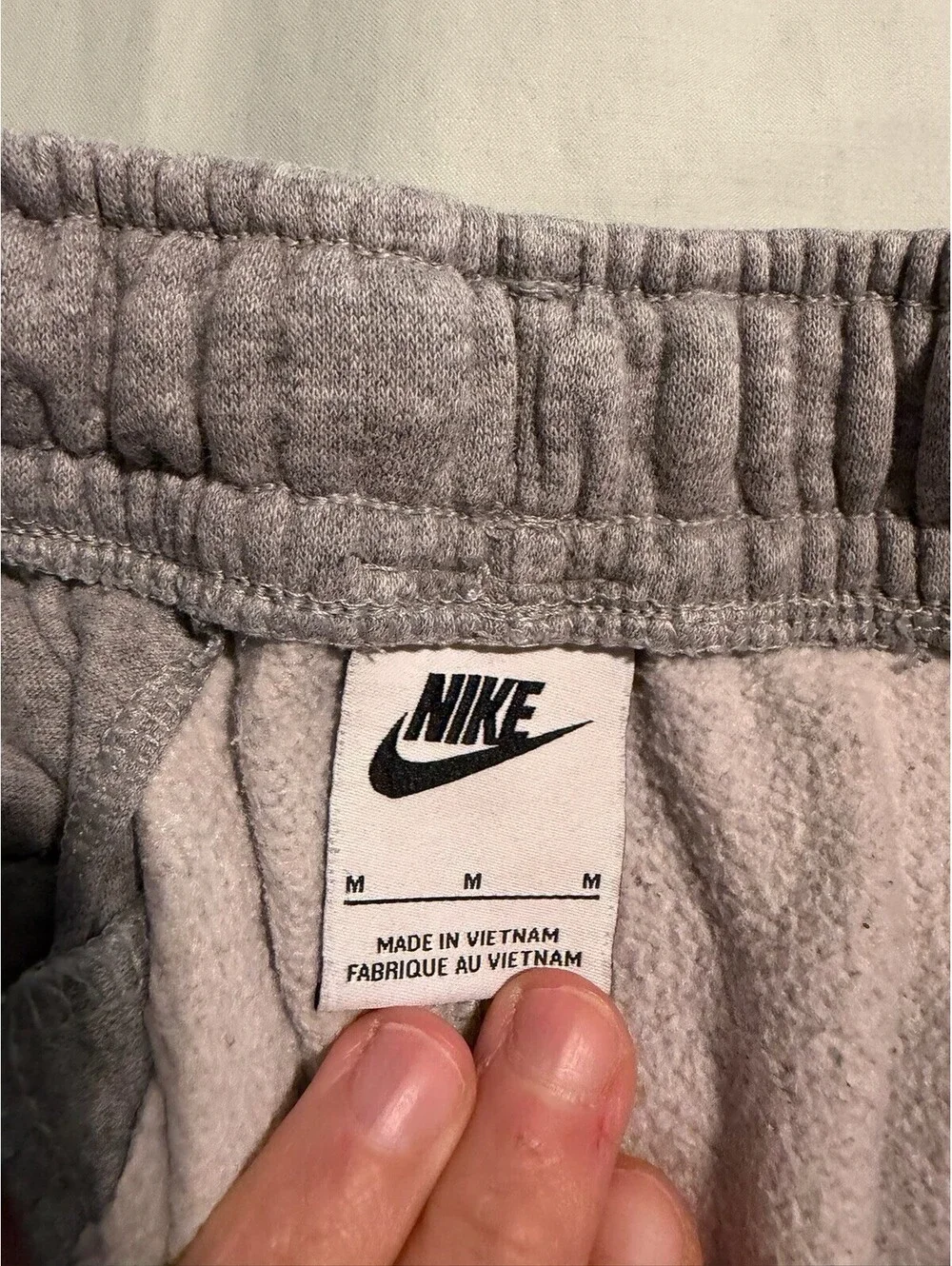 Nike Gray Men's Cuffed Sweatpants Joggers with Elastic Waist & Pockets Sz M
